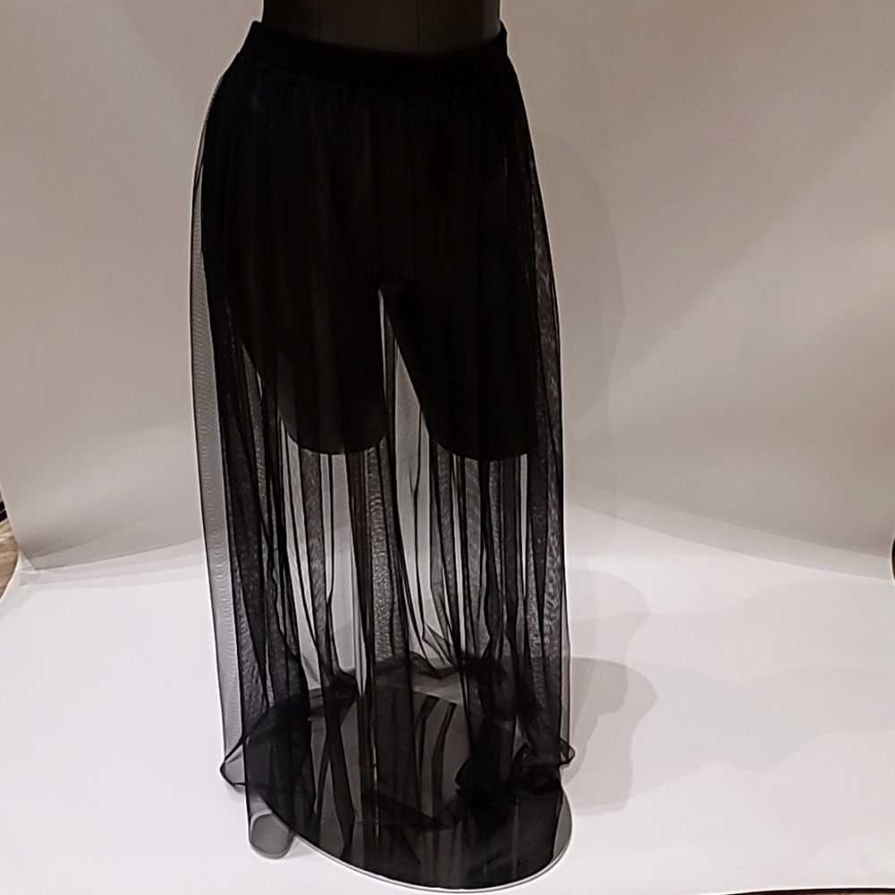 Ten Sixty Sherman black tulle floor length skirt. Size L
